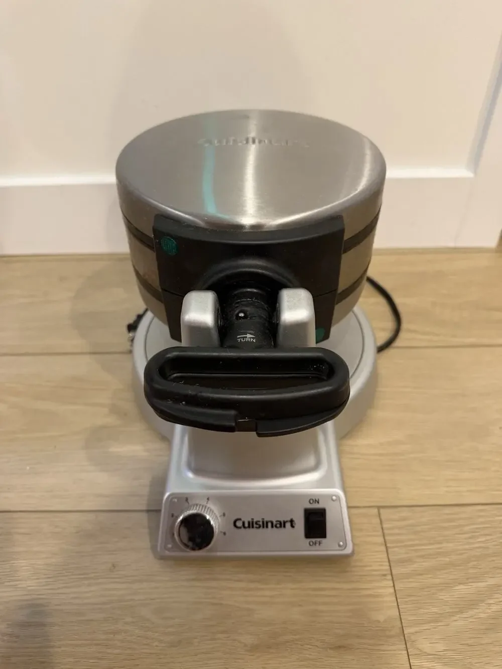 Cuisinart Double Belgian Waffle Maker WAF-F20 Stainless Steel Nonstick 1400W
